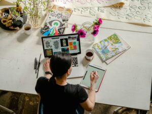 Fundamentos creativos y técnicos del diseño gráfico
