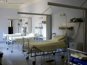 Características y necesidades de atención higiénico-sanitaria de las personas dependientes